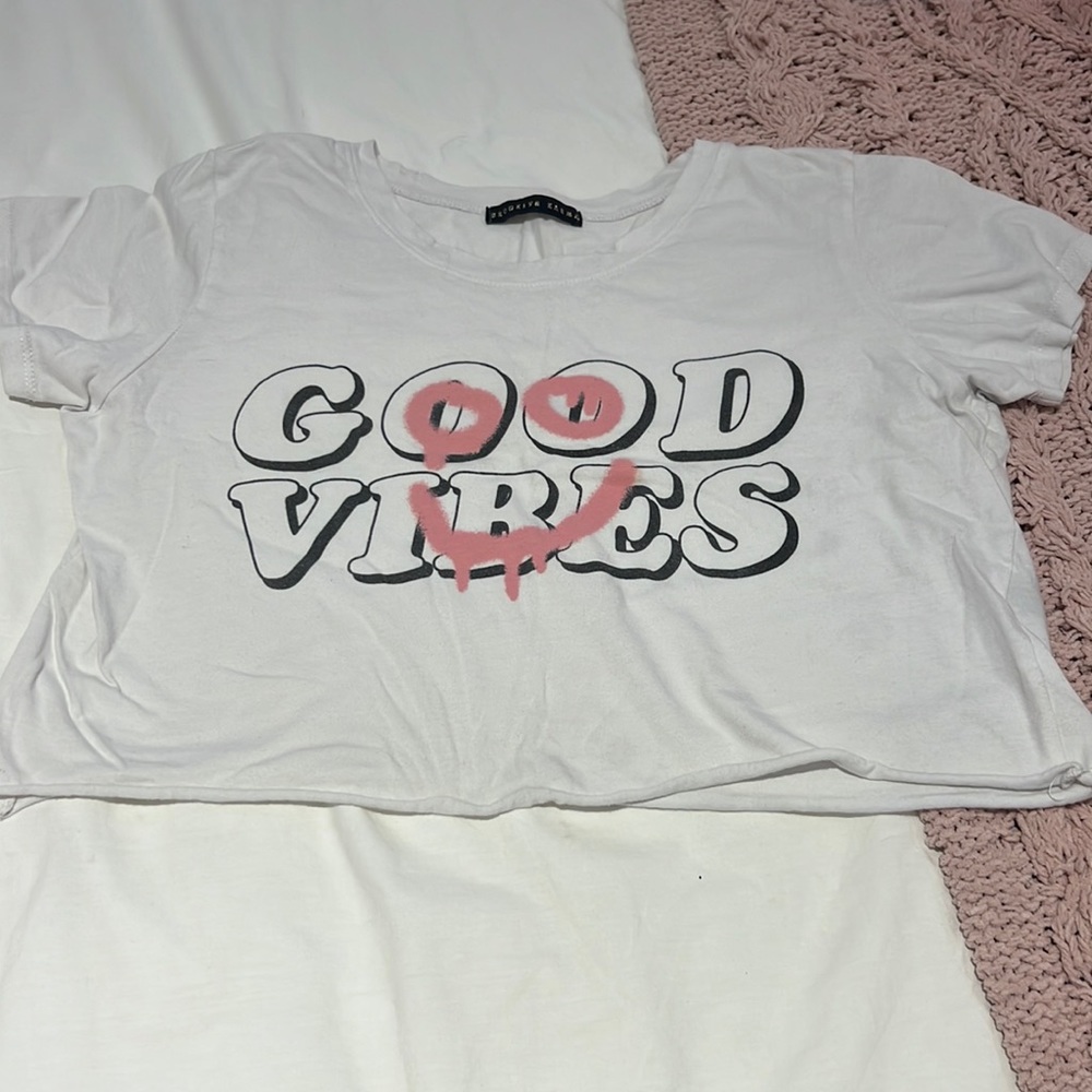 Brooklyn karma size small cropped tee